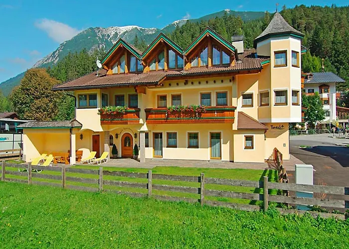 In Achenkirch With A Garden آخينزي